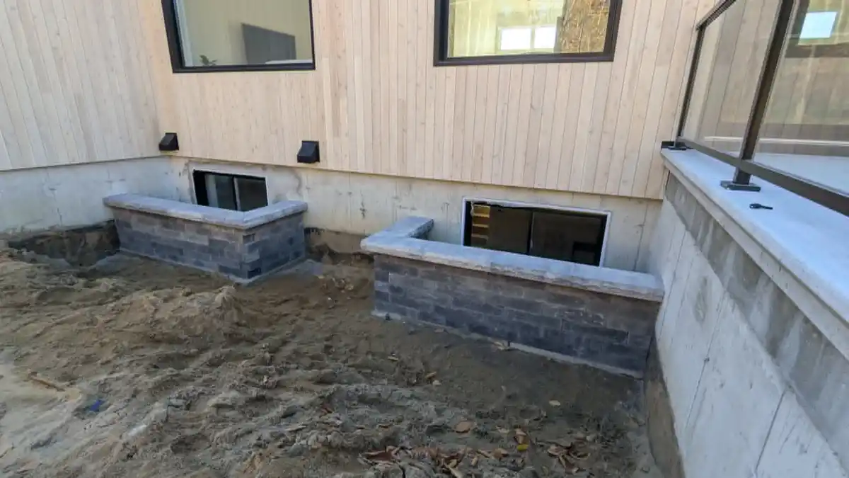 Préparation du terrain autour d’une fondation résidentielle